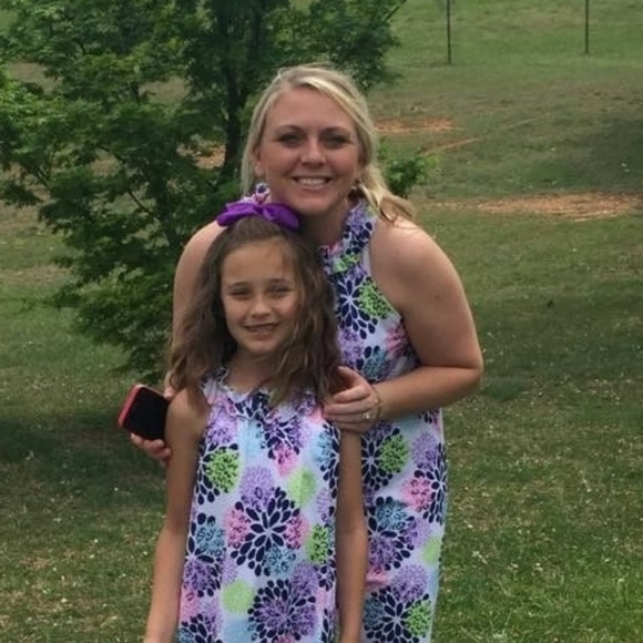 Meet your Posher, Jessica - Picture 1 of 1